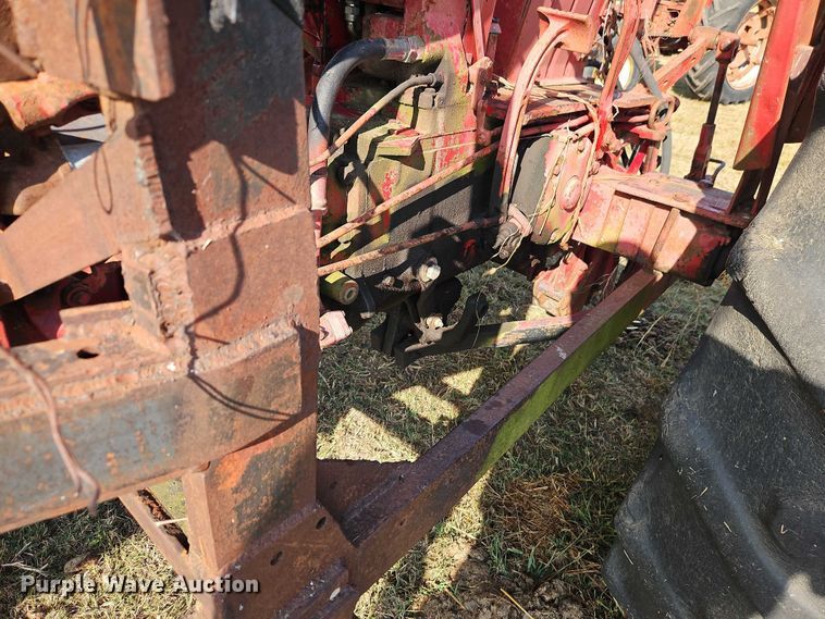 image for item EB8331 1958 McCormick Farmall 460 tractor