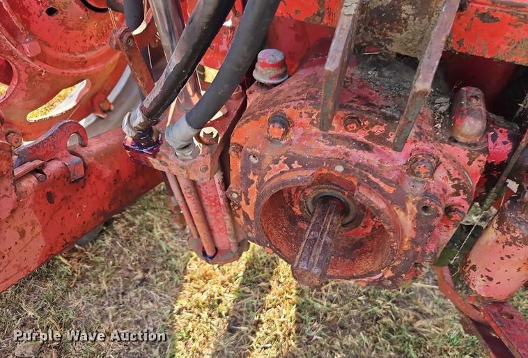 image for item EB8331 1958 McCormick Farmall 460 tractor