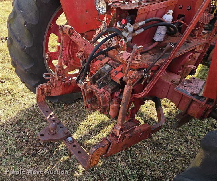image for item EB8331 1958 McCormick Farmall 460 tractor