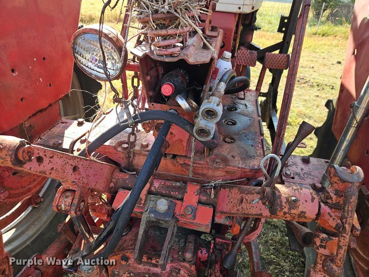 image for item EB8331 1958 McCormick Farmall 460 tractor