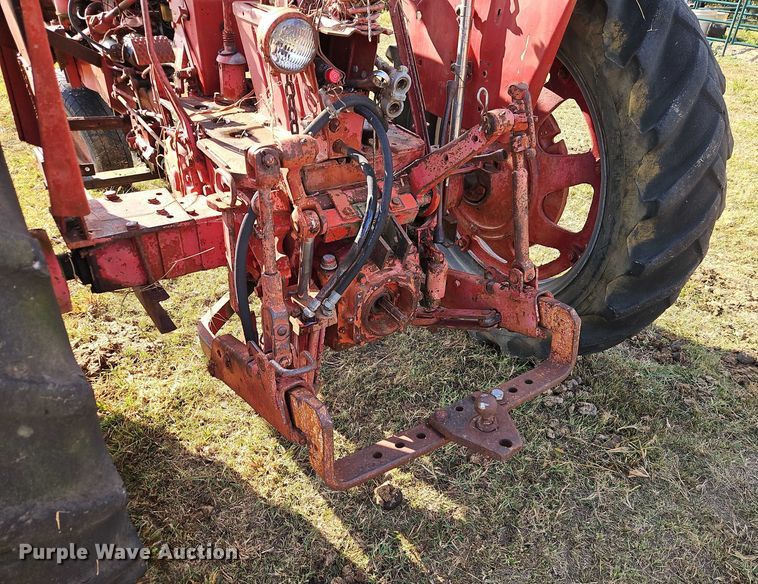 image for item EB8331 1958 McCormick Farmall 460 tractor