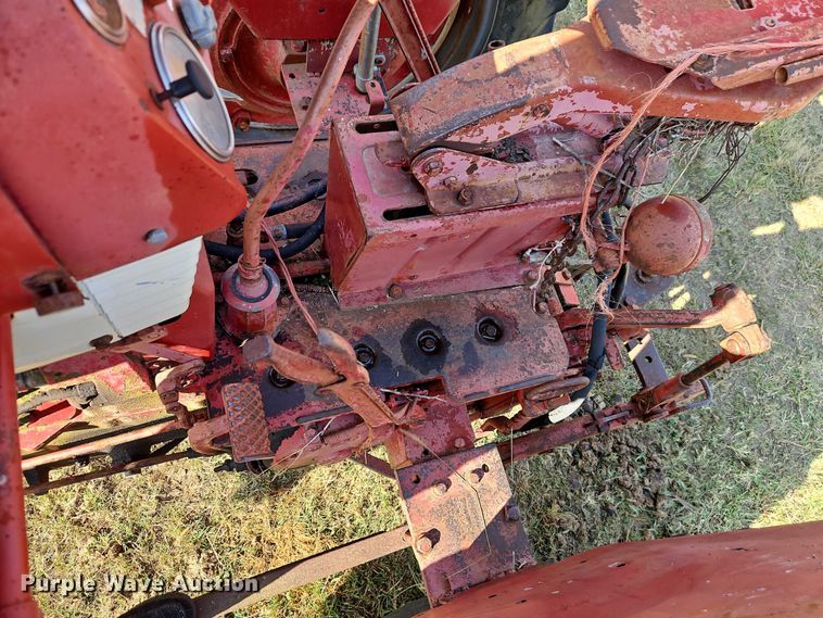 image for item EB8331 1958 McCormick Farmall 460 tractor