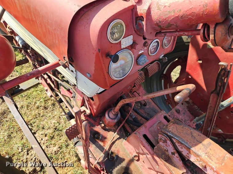 image for item EB8331 1958 McCormick Farmall 460 tractor