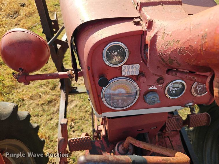 image for item EB8331 1958 McCormick Farmall 460 tractor