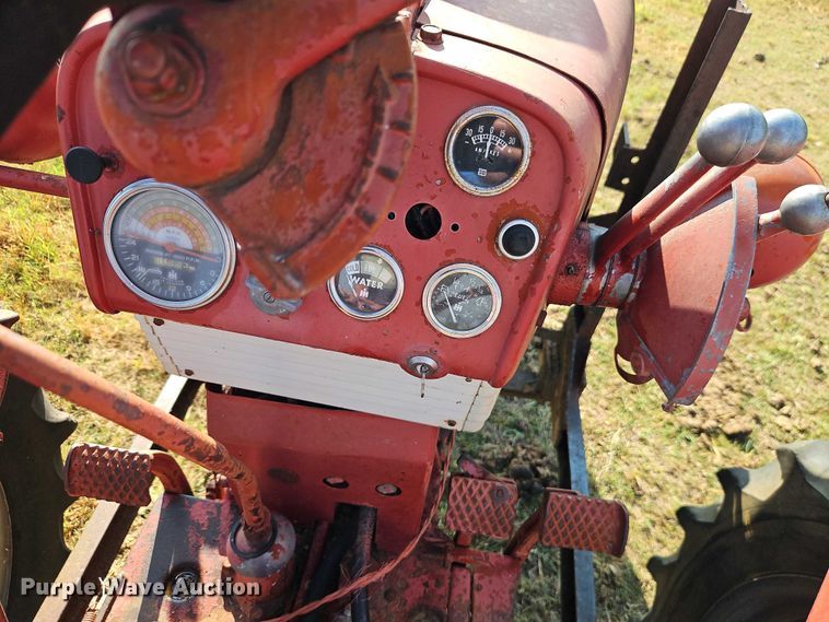 image for item EB8331 1958 McCormick Farmall 460 tractor