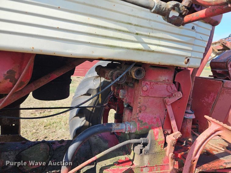 image for item EB8331 1958 McCormick Farmall 460 tractor