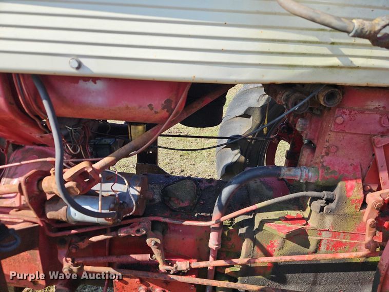 image for item EB8331 1958 McCormick Farmall 460 tractor