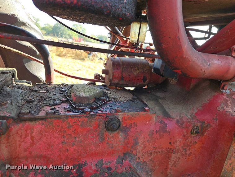 image for item EB8331 1958 McCormick Farmall 460 tractor