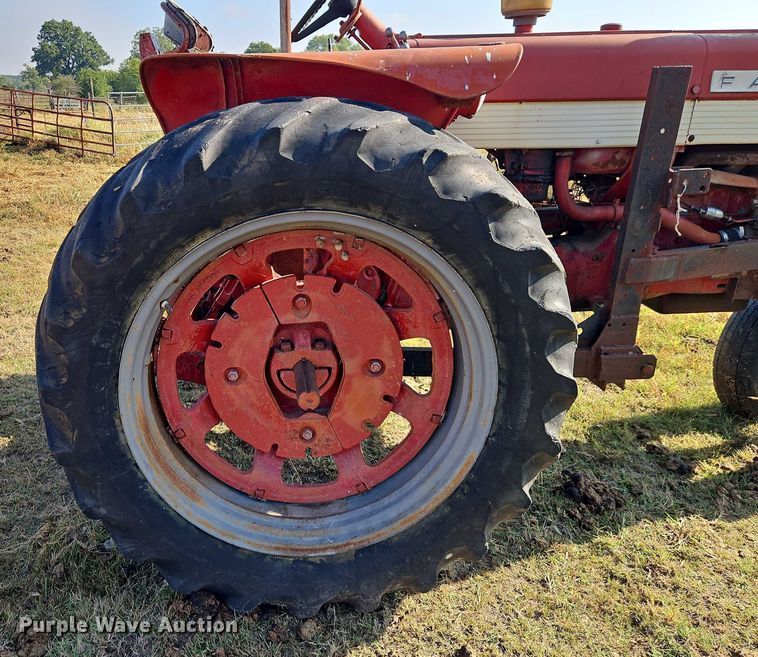 image for item EB8331 1958 McCormick Farmall 460 tractor