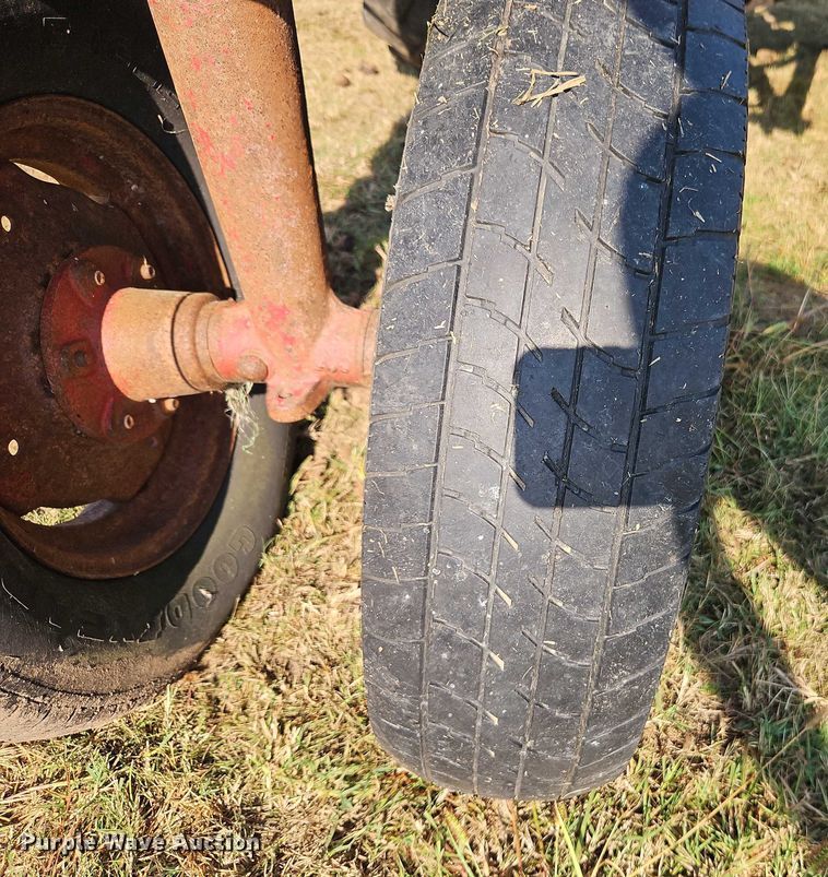 image for item EB8331 1958 McCormick Farmall 460 tractor