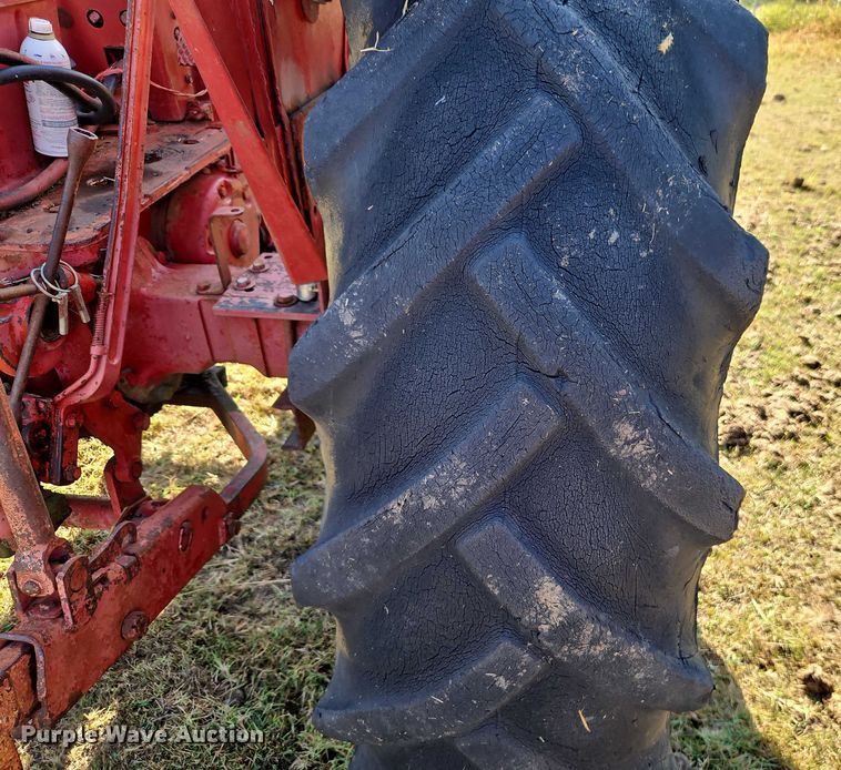 image for item EB8331 1958 McCormick Farmall 460 tractor