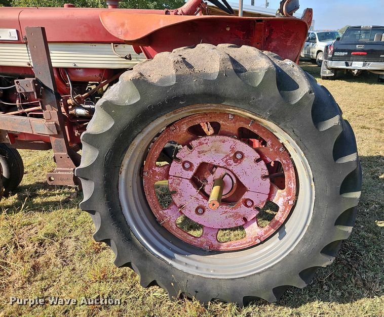 image for item EB8331 1958 McCormick Farmall 460 tractor