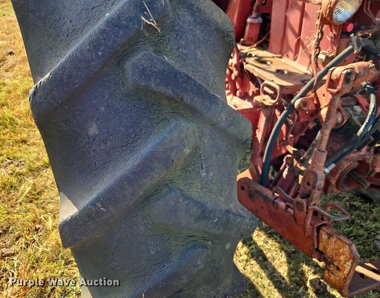 image for item EB8331 1958 McCormick Farmall 460 tractor