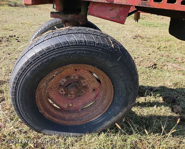 image for item EB8331 1958 McCormick Farmall 460 tractor