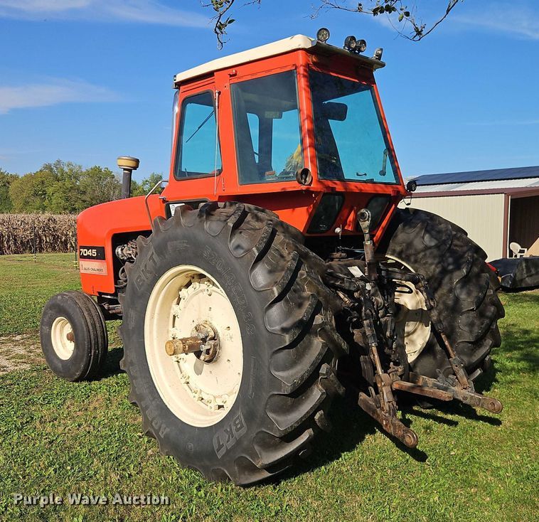 image for item EB8356 1978 Allis-Chalmers 7045 tractor