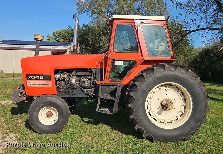 image for item EB8356 1978 Allis-Chalmers 7045 tractor