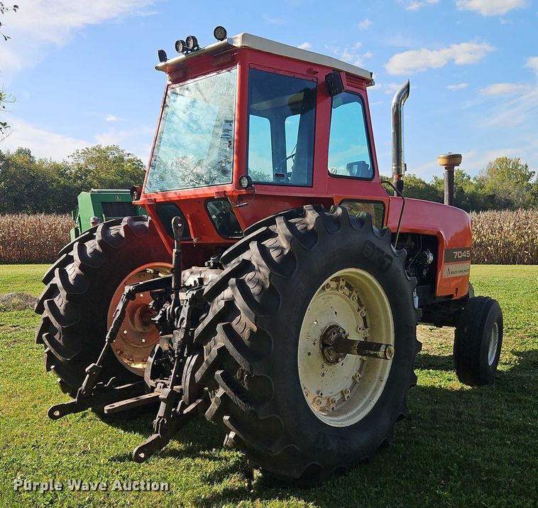image for item EB8356 1978 Allis-Chalmers 7045 tractor