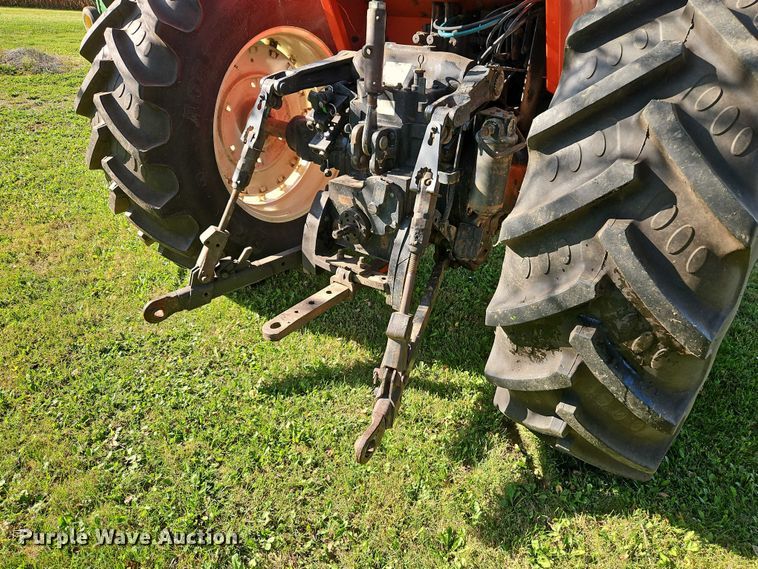 image for item EB8356 1978 Allis-Chalmers 7045 tractor