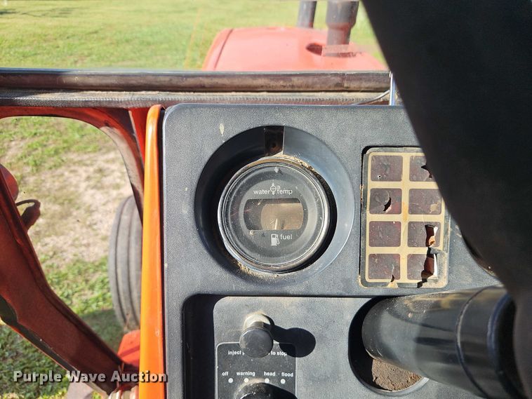 image for item EB8356 1978 Allis-Chalmers 7045 tractor