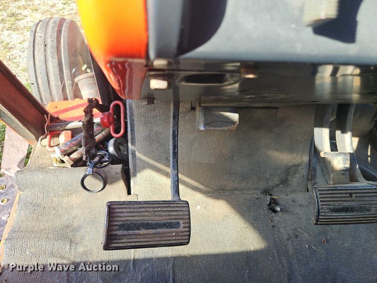 image for item EB8356 1978 Allis-Chalmers 7045 tractor