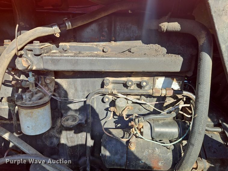 image for item EB8356 1978 Allis-Chalmers 7045 tractor