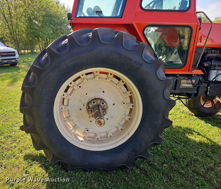 image for item EB8356 1978 Allis-Chalmers 7045 tractor