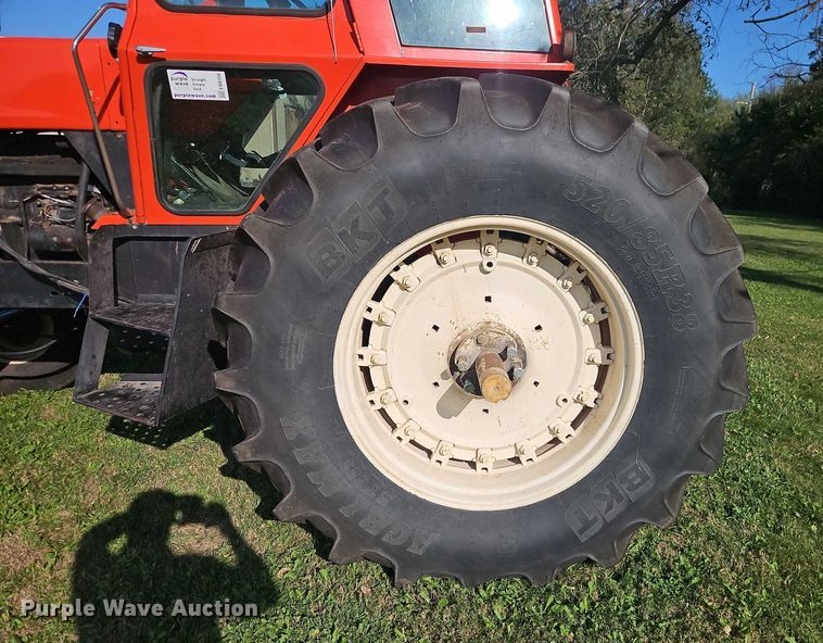 image for item EB8356 1978 Allis-Chalmers 7045 tractor