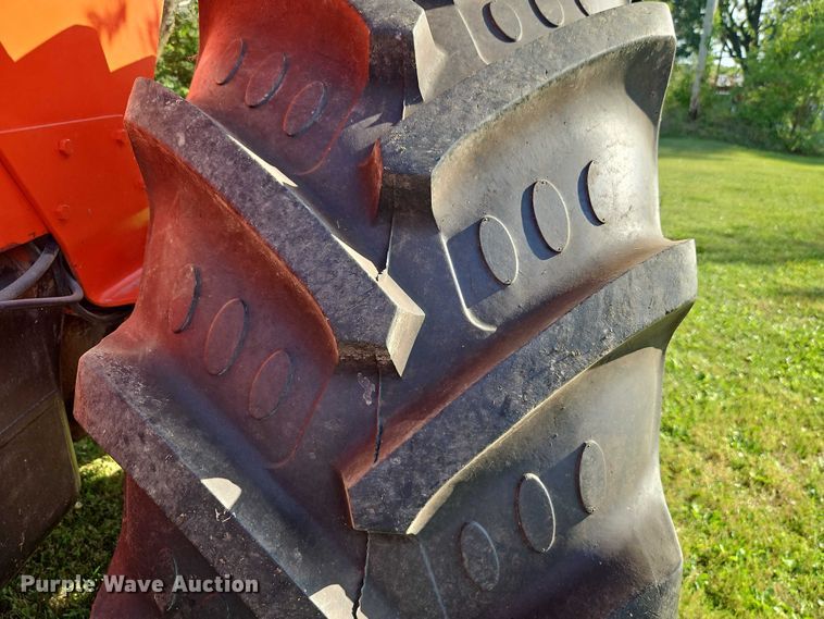 image for item EB8356 1978 Allis-Chalmers 7045 tractor