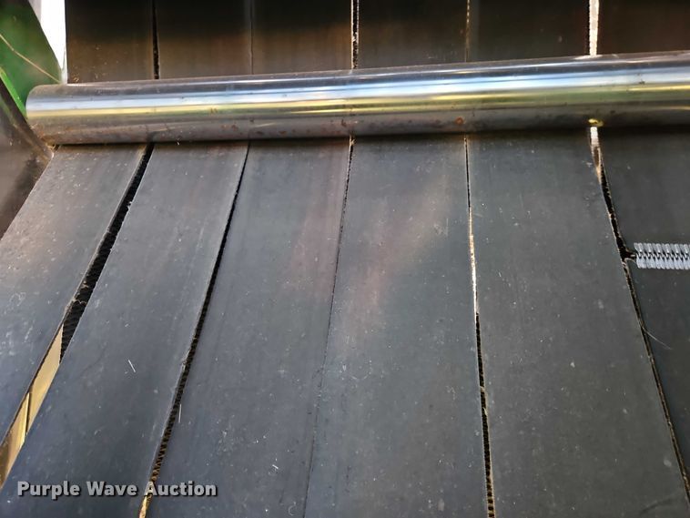 image for item EB8357 John Deere 466 round baler