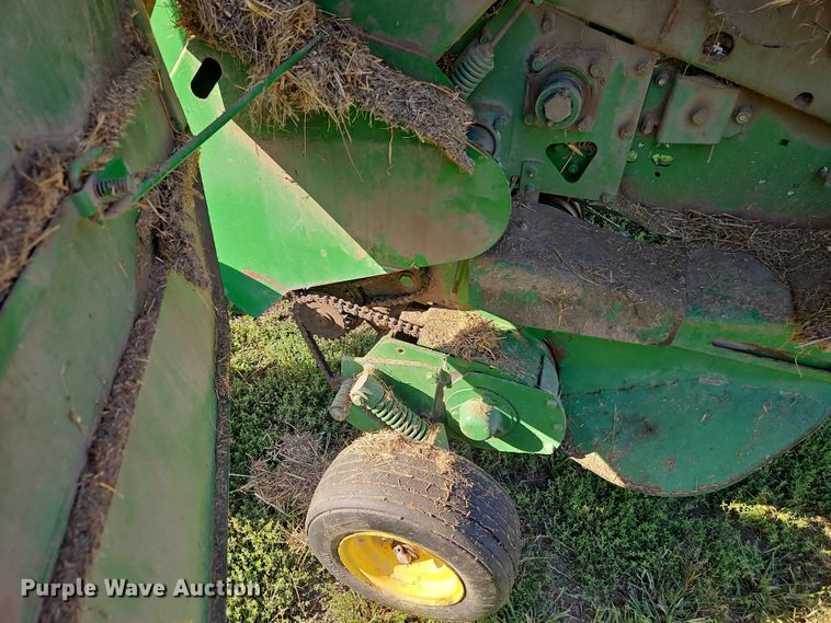 image for item EB8357 John Deere 466 round baler