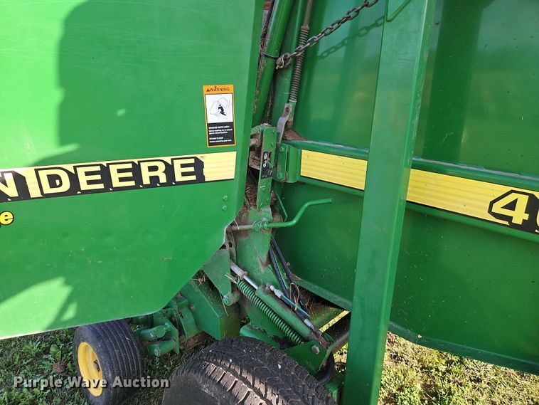 image for item EB8357 John Deere 466 round baler