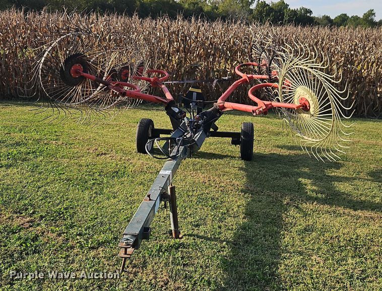 image for item EB8358 hay rake