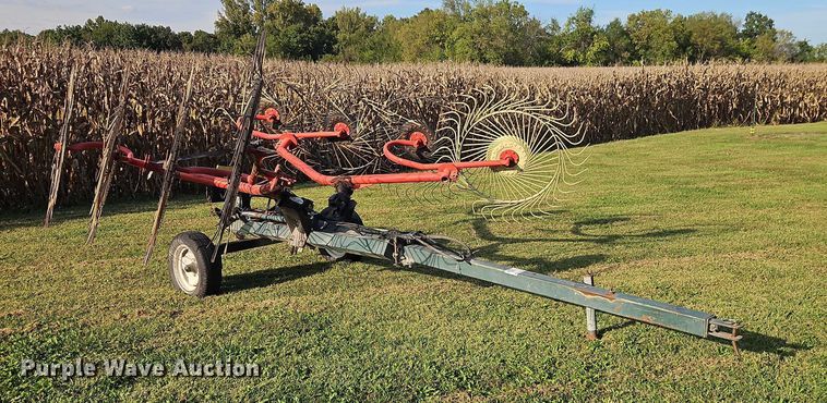 image for item EB8358 hay rake