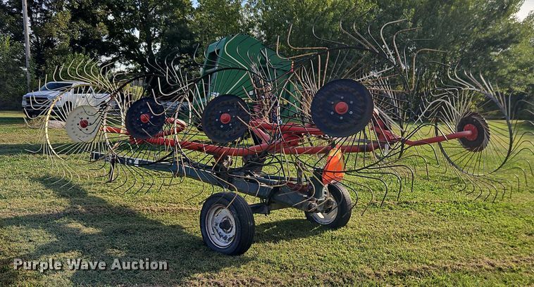 image for item EB8358 hay rake