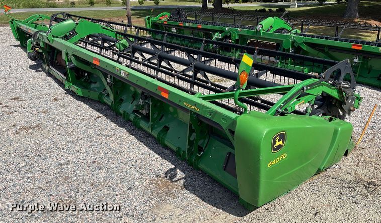 image for item EC3842 2012 John Deere 640FD flex draper head