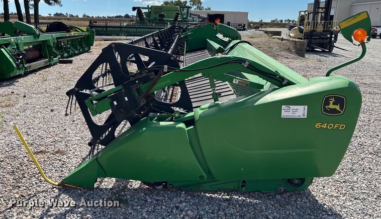 image for item EC3842 2012 John Deere 640FD flex draper head