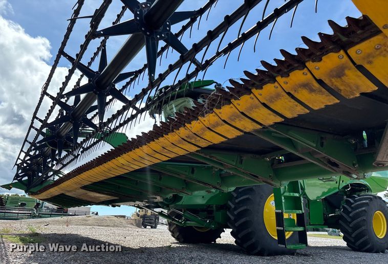 image for item EC3842 2012 John Deere 640FD flex draper head