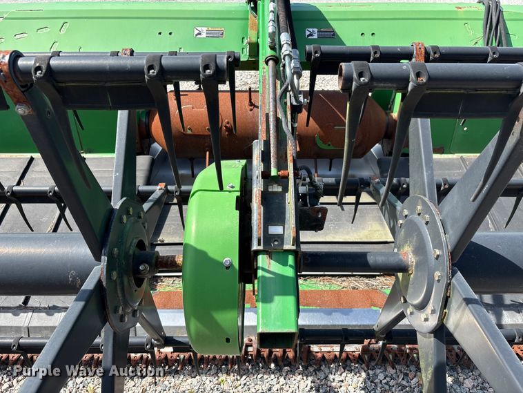 image for item EC3842 2012 John Deere 640FD flex draper head