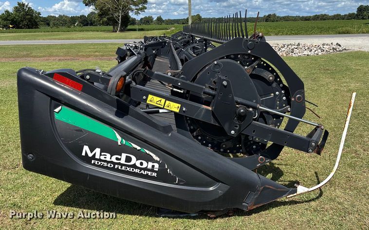 image for item EC3843 2018 MacDon FD75-D flex draper head