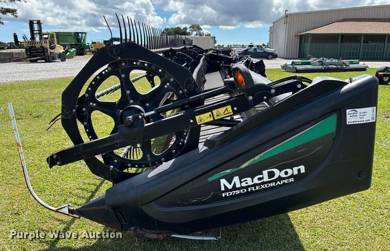 image for item EC3843 2018 MacDon FD75-D flex draper head