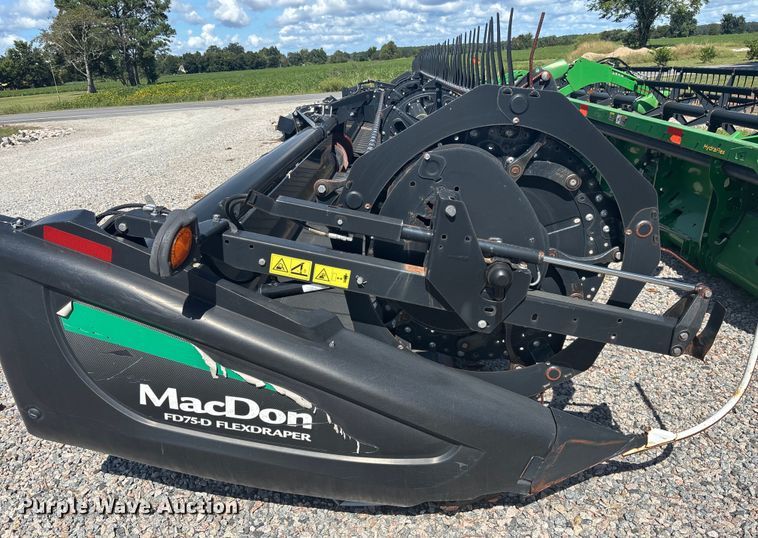 image for item EC3843 2018 MacDon FD75-D flex draper head