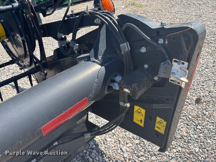 image for item EC3843 2018 MacDon FD75-D flex draper head