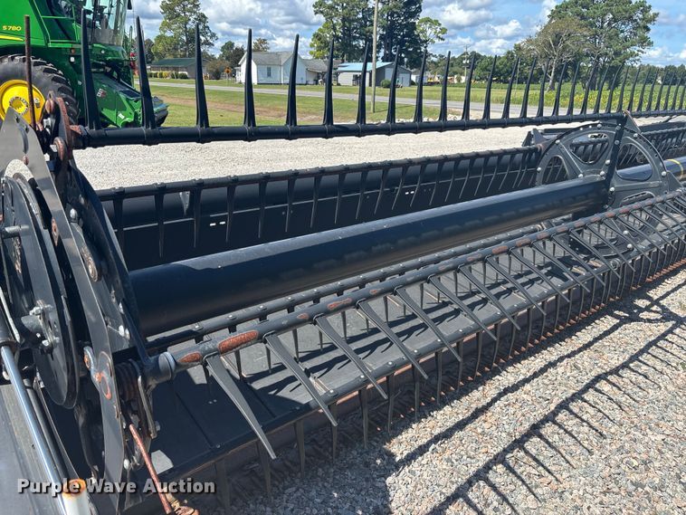 image for item EC3843 2018 MacDon FD75-D flex draper head