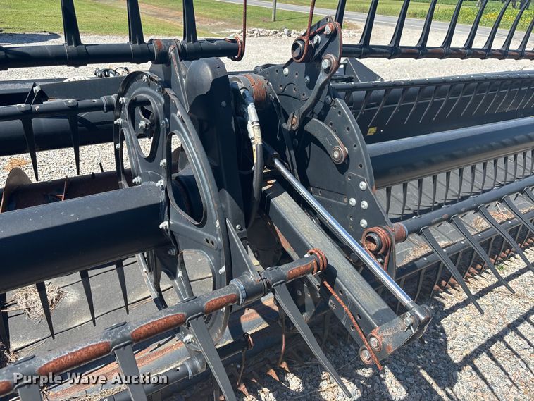 image for item EC3843 2018 MacDon FD75-D flex draper head