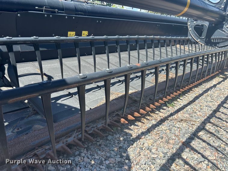 image for item EC3843 2018 MacDon FD75-D flex draper head