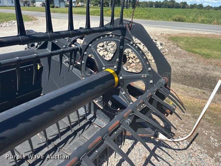 image for item EC3843 2018 MacDon FD75-D flex draper head