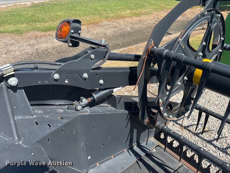 image for item EC3843 2018 MacDon FD75-D flex draper head