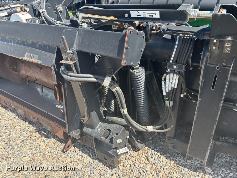 image for item EC3843 2018 MacDon FD75-D flex draper head