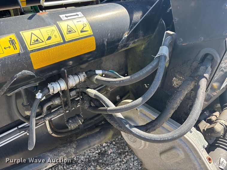 image for item EC3843 2018 MacDon FD75-D flex draper head