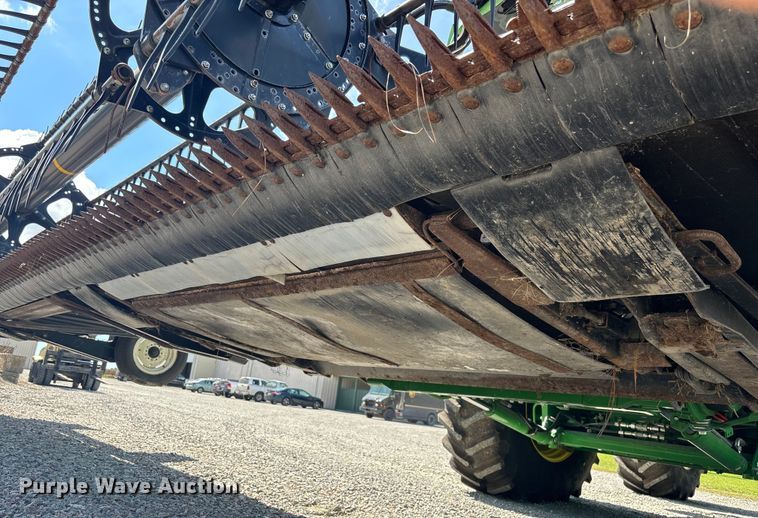 image for item EC3843 2018 MacDon FD75-D flex draper head